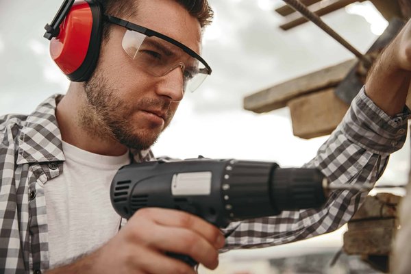 Comment choisir le bon type de marteau piqueur pour votre projet de rénovation ?