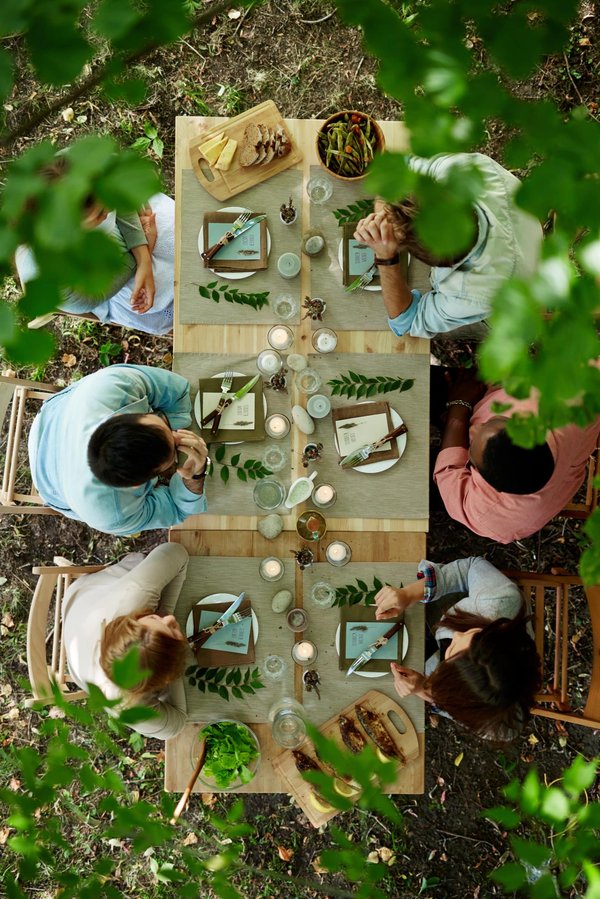 Organiser un repas de groupe à Lyon : 70 plats uniques et idées pour un événement inoubliable