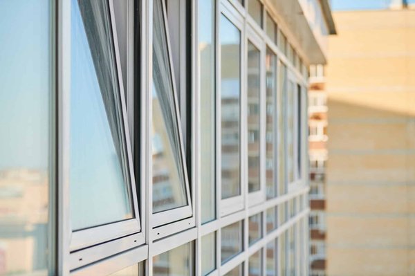 Le choix de l’encadrement en fibre de verre : avantages et utilisation