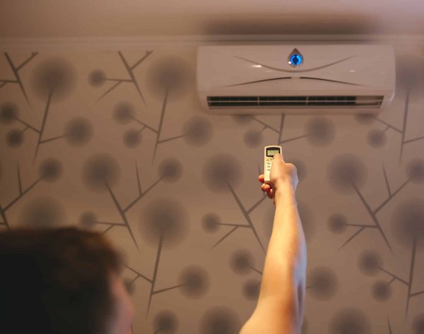 Comment se passe l’installation de climatisation réversible ?