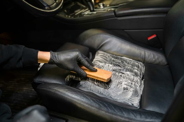Acheter des produits pour le nettoyage du siège auto : les type de produits à avoir